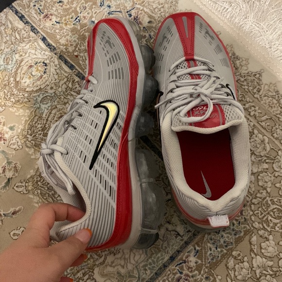 Shoes - Nike VaporMax 760 Grey/Red